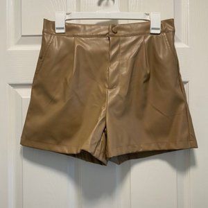 NWT Ellen Anne Influence Style Faux Leather Shorts Size Medium